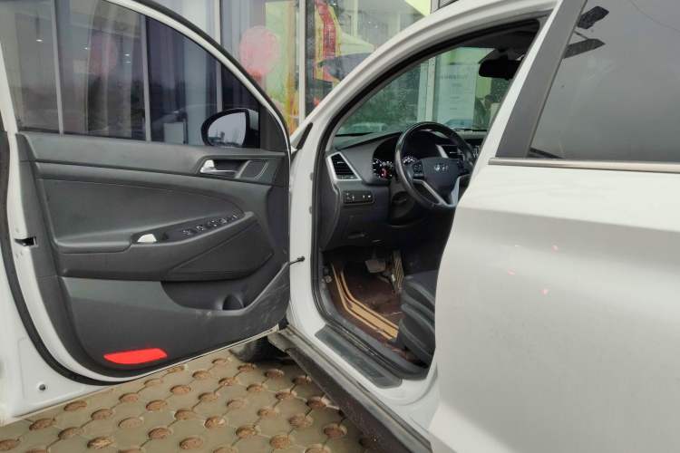 Used Hyundai Tucson 2015 1.6T Dual-Clutch Two-Wheel-Drive Leading Model