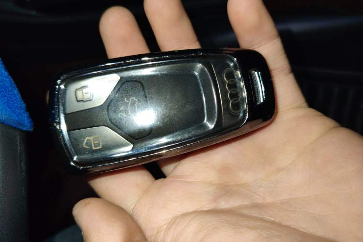 Used Audi Q5L Sportback 2022 40 TFSI Fashion Model Vehicle Key