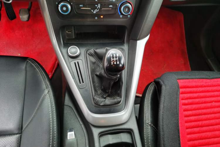 Used Ford Focus 2017 Hatchback 1.6L Manual Comfort Plus SmartDrive Edition
