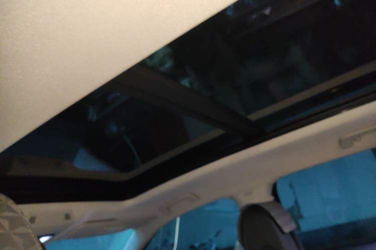 Used Volkswagen Tavendor 2023 330TSI Luxury Touring Edition
