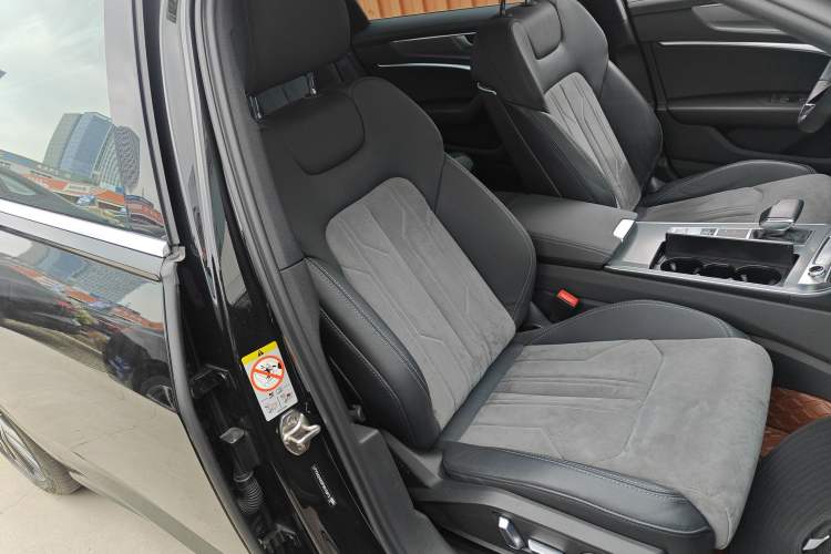 Used Audi A6L 2023 40 TFSI Luxury Dynamic Model Right Front Seat