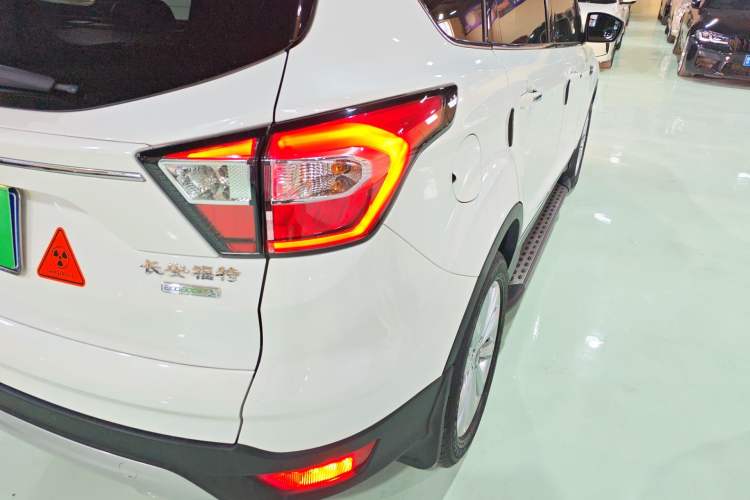 Used Ford Kuga 2017 EcoBoost 180 Two-Wheel-Drive Luxury Wing Edition Exterior 3