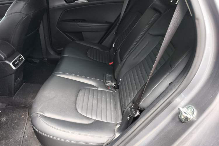 Used Kia Sportage (Chinese Domestic Model) 2023 2.0T Two-Wheel-Drive Prestige Edition
