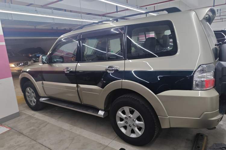 Used Mitsubishi Pajero 2016 3.0L Automatic Standard Version China V Standard
