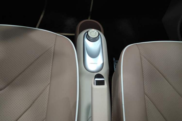 Used Wuling Hongguang MINIEV 2025 Four-Door Version Advanced Edition