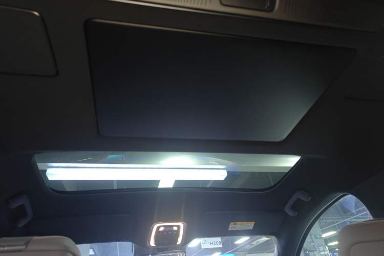 Used Nio ES8 2026 Model 6-seat Executive Luxury Edition Headliner