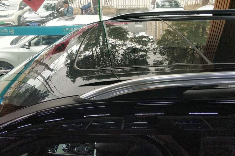 Used Ford Explorer 2023 EcoBoost 285 Four-Wheel Drive Titanium Edition 7-Seater
