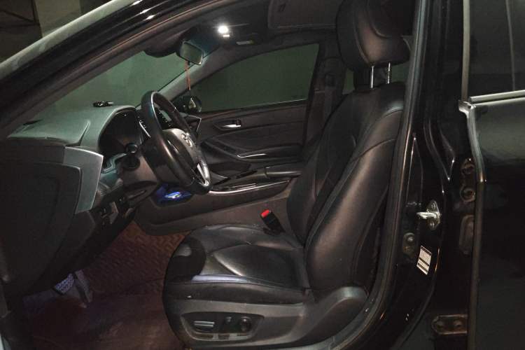 Used Toyota Avalon 2019 2.0L Luxury Edition China VI Standard