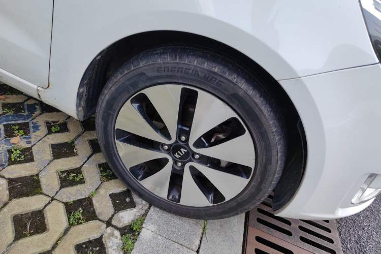 Used Kia K2 2011 Sedan 1.6L Automatic Transmission Premium