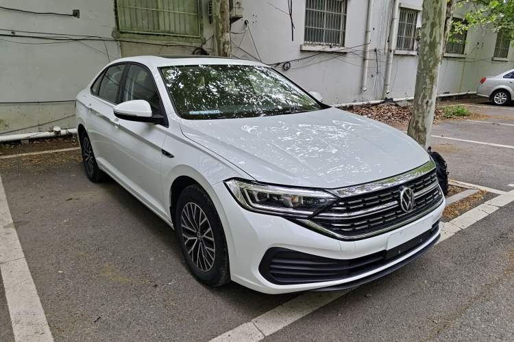 Used Volkswagen Sagitar 2024 200TSI DSG Flyover Edition Front Right 45 Deg