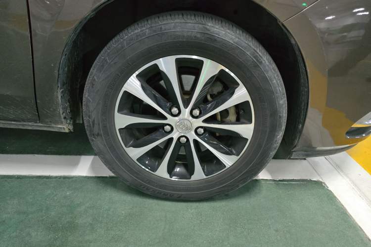 Used Buick GL8 2015 2.4L Luxury Business Premium Edition
