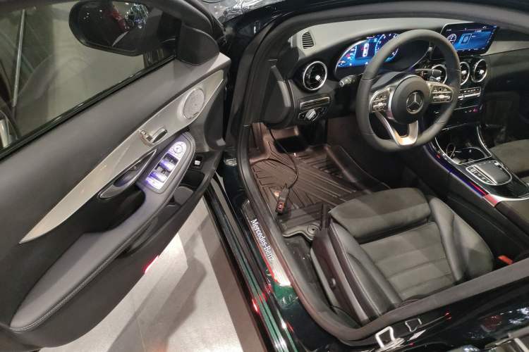 Used Mercedes-Benz C-Class 2021 C 260 Star Edition Driver Seat