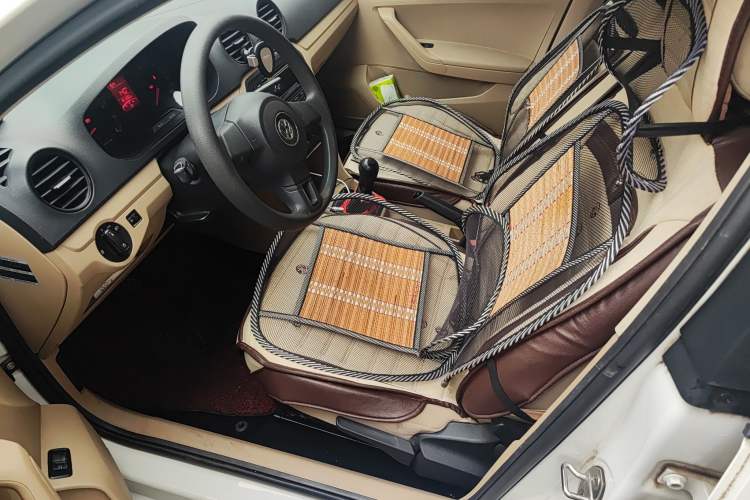 Used Volkswagen Jetta 2015 Value Edition 1.6L Manual Fashionable Style