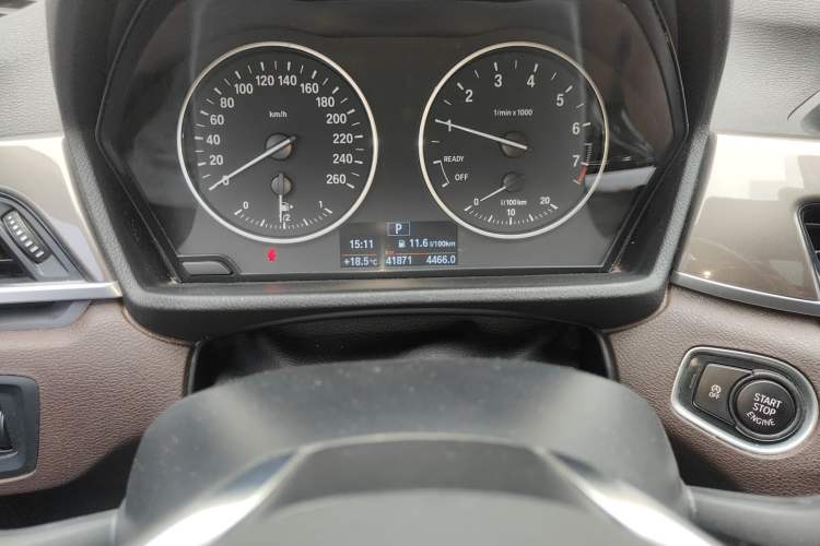 Used BMW X1 2016 sDrive20Li Luxury Model Odometer Close Up