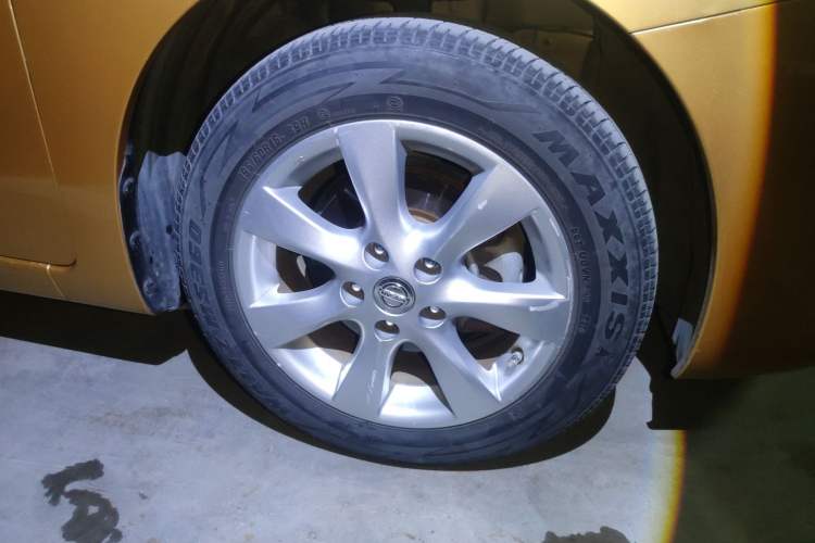 Used Nissan Tiida 2011 1.6L CVT Comfort Model Right Front Wheel Hub