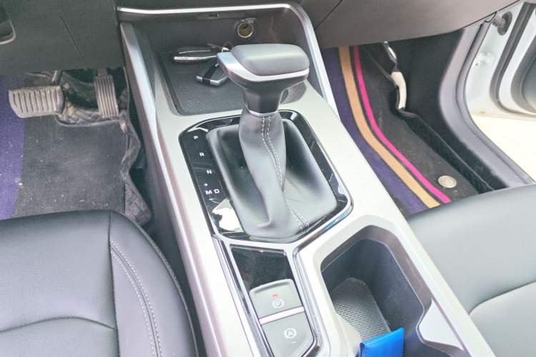 Used Geely Auto Emgrand 2025 4th Generation 1.5L CVT Luxury Version Gear Lever