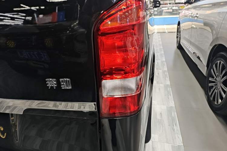 Used Mercedes-Benz Vito 2021 2.0T Elite Version 7 Seats Right Rear Taillight