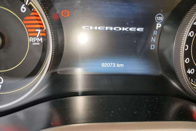 Used Jeep Cherokee 2016 2.4L Superior Edition
