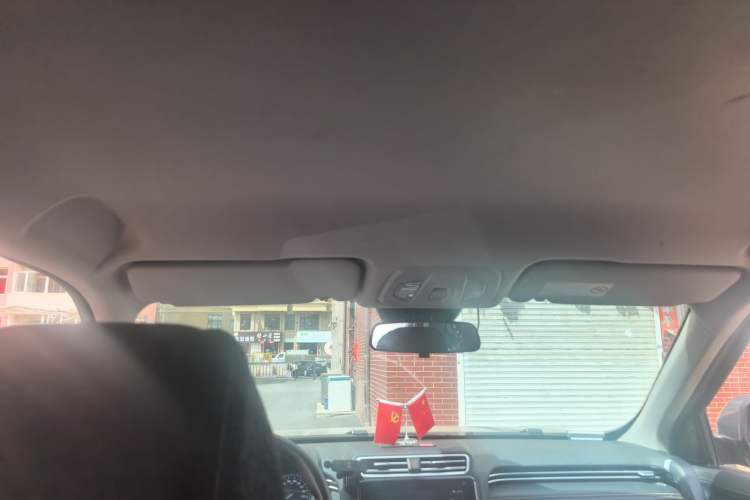 Used JMC DaDao 2023 All-Win 2.3T Diesel Automatic 4x4 Long-Wheelbase Comfort Edition Headliner