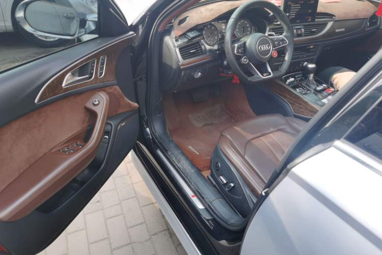 Used Audi A6L 2018 30th Anniversary Edition 45 TFSI quattro Luxury Model
