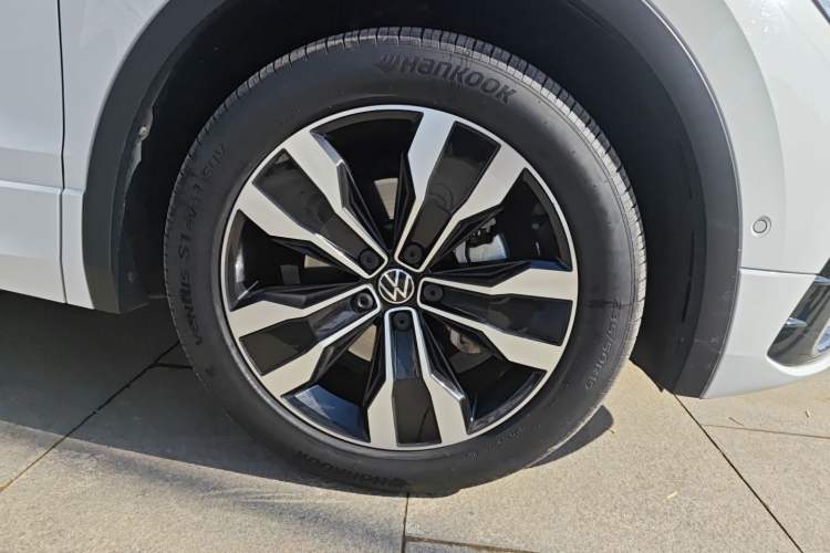 Used Volkswagen Tiguan L 2023 330TSI Automatic Two-Wheel Drive R-Line Enjoyment Edition