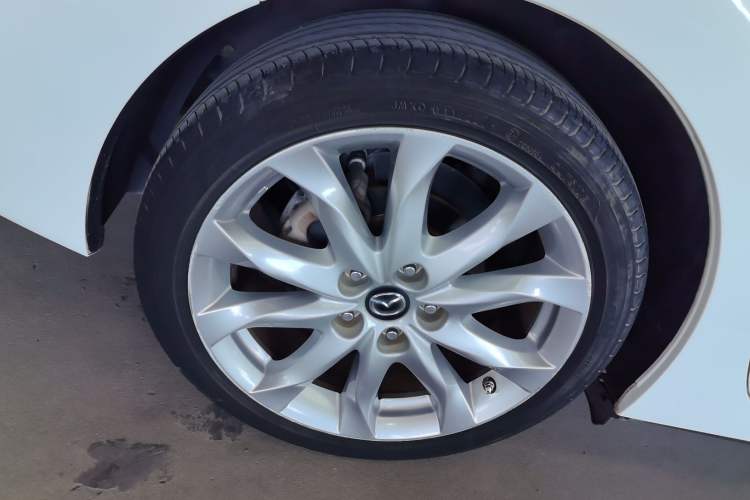 Used Mazda Mazda 3 Axela 2016 Sedan 2.0L Automatic Sport Model