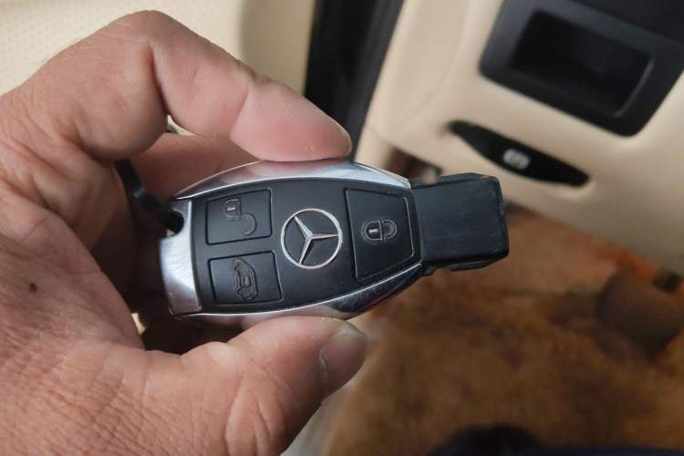 Used Mercedes-Benz Viano 2013 3.0L Hospitality Edition Vehicle Key