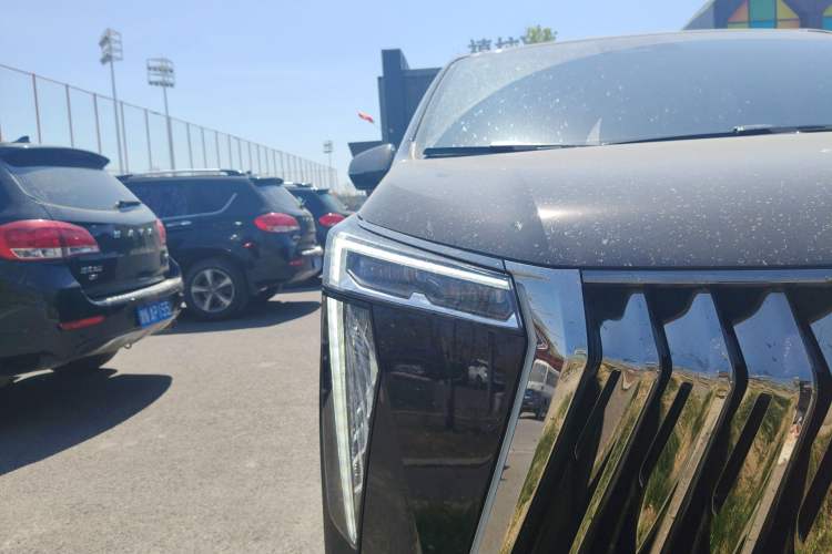 Used GAC Trumpchi M8 2023 Zongshi Series Dual-Motor YuZun Edition Right Front Headlight