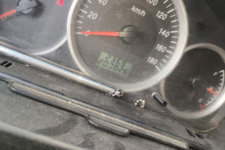 Used Dongfeng Xiaokang K07S 2016 1.2L Practical Version DK12-10 Odometer Close Up