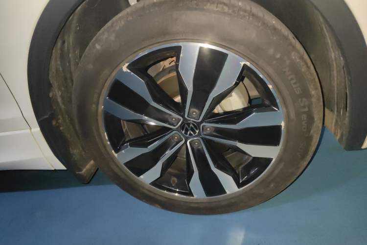 Used Volkswagen Tiguan L 2023 Restyled 330TSI Automatic Two-Wheel Drive R-Line Flagship Edition Exterior 7