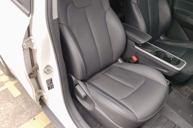 Used NETA V 2022 Pro Long-Range Smart Edition Right Front Seat