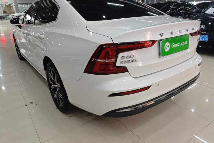 Used Volvo S60 2025 B4 Zhiyi Luxury Edition Exterior 2