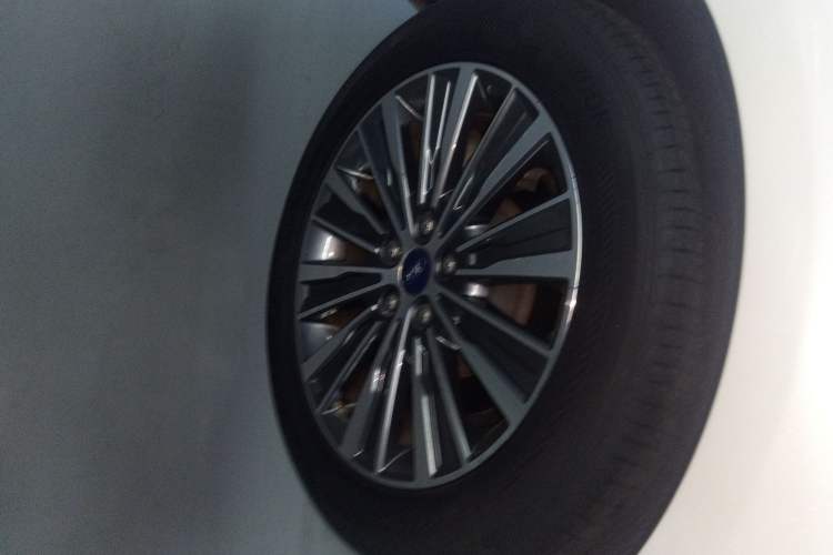 Used Ford Mondeo New Energy 2018 2.0 PHEV Smart-Controlled Fashion Edition China VI Standard
