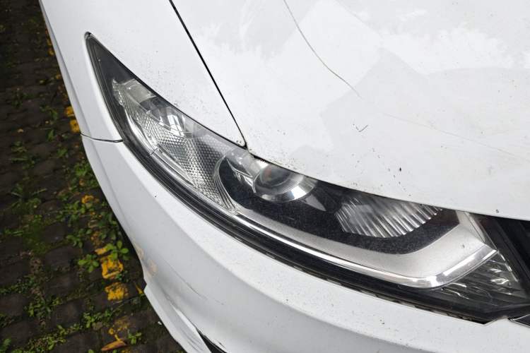 Used Honda Jade 2013 1.8L automatic Comfort version 5 seats Right Front Headlight