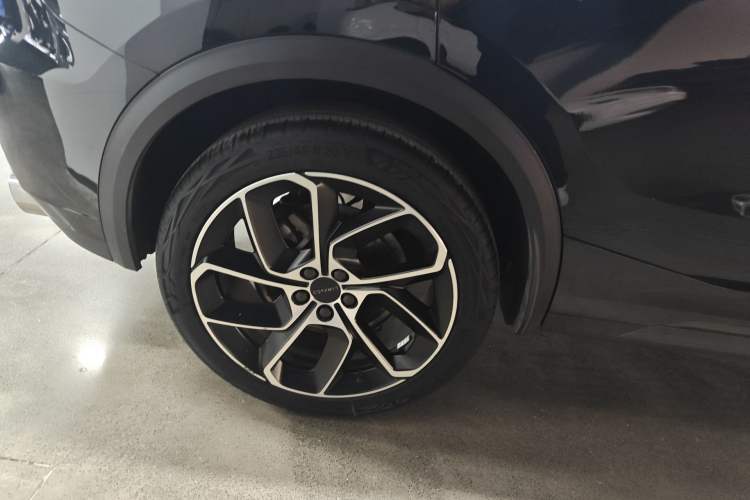 Used Lynk & Co 05 2020 2.0TD Two-Wheel Drive Shine Halo Right Rear Wheel Hub