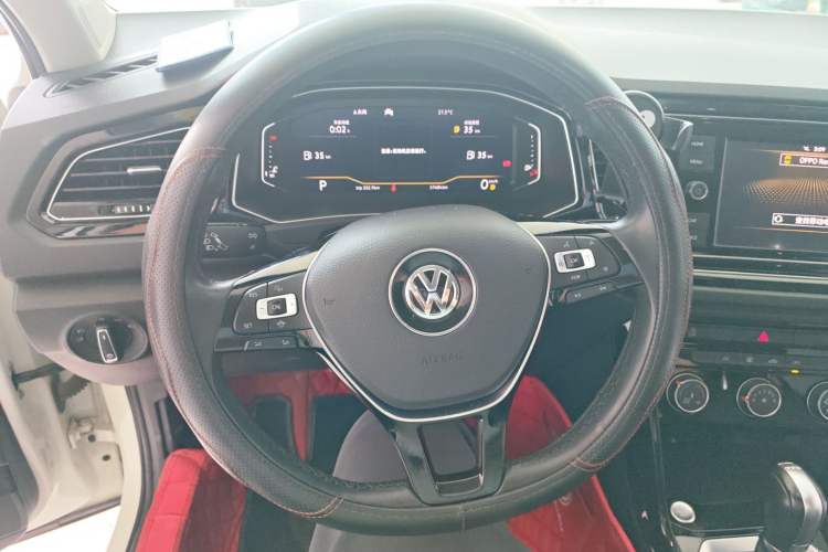 Used Volkswagen T-ROC 2019 280TSI DSG Two-Wheel Drive Comfort Version China VI Standard Steering Wheel
