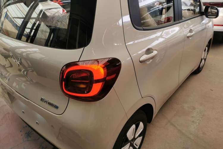 Used Wuling Hongguang MINIEV 2025 Four-Door Version Advanced Edition
