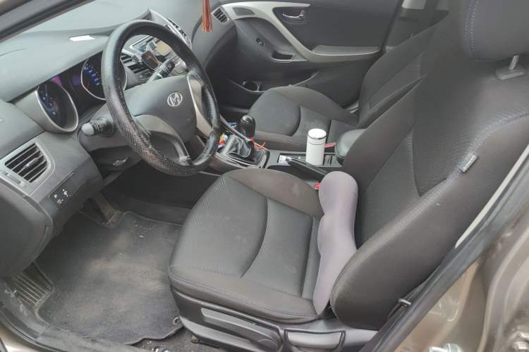 Used Hyundai Elantra (5th Generation / Langdong) 2012 1.6L Manual Leading Model