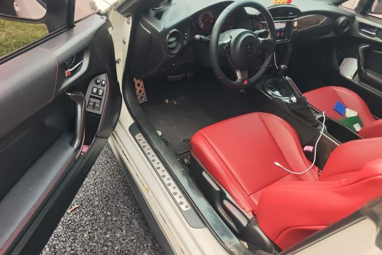 Used Toyota 86 2013 2.0L Automatic Luxury Version
