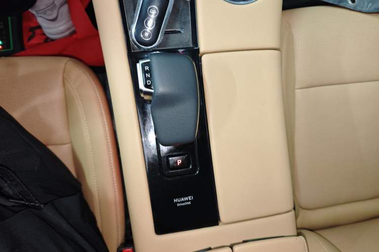 Used Hima AITO M5 2022 Range-Extended Rear-Drive Standard Version Gear Lever