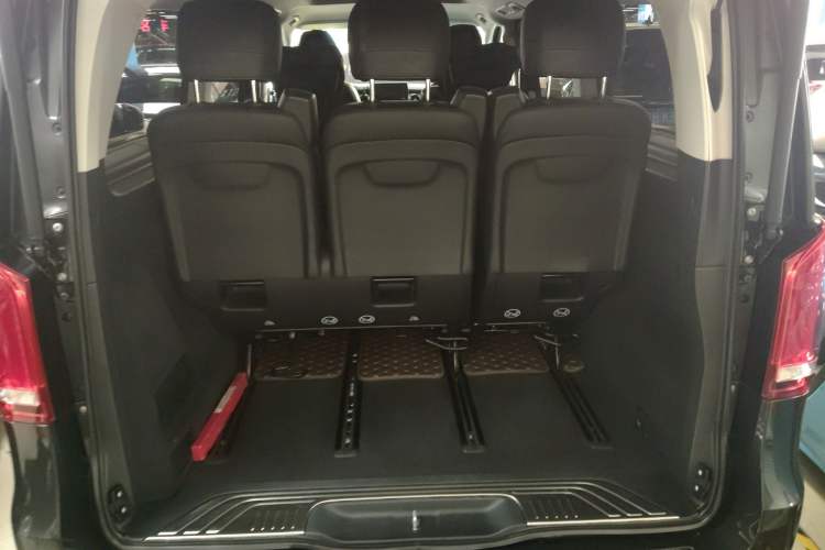 Used Mercedes-Benz V-Class 2020 V 260 L Long-wheelbase Luxury Edition Trunk