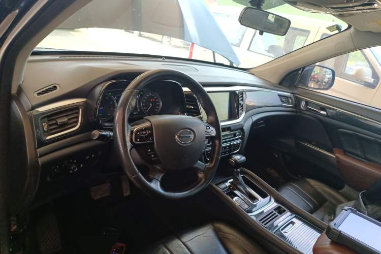 Used GAC Trumpchi GS7 2017 280T Two-Wheel Drive Luxury Model Center Console