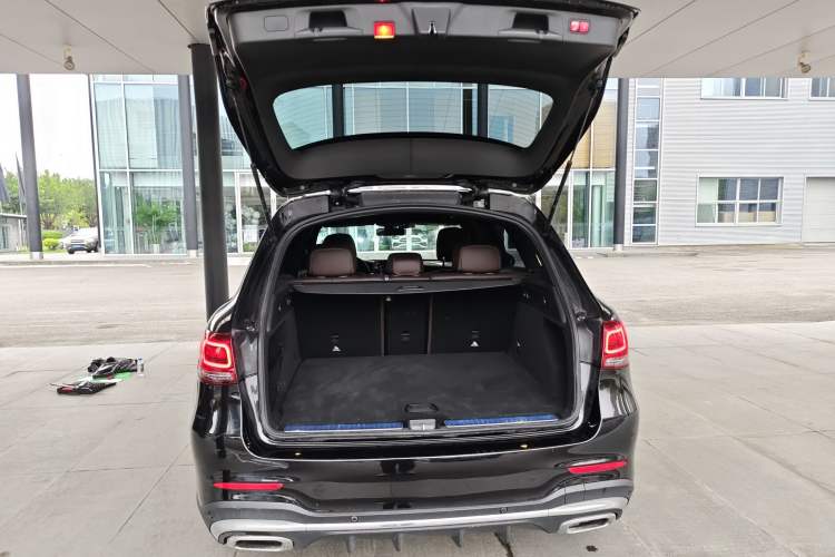 Used Mercedes-Benz GLC 2022 Second Facelift GLC 260 L 4MATIC Luxury Edition Trunk