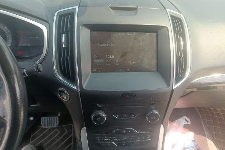 Used Ford Edge 2015 2.0T GTDi Two-Wheel-Drive High-Line Version