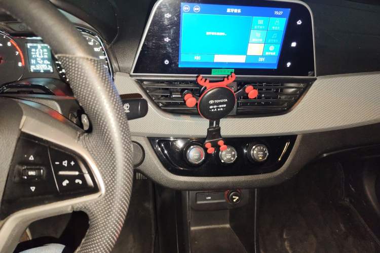 Used Baojun 310W 2018 1.5L Automatic Luxury Version China V Audio And AC Panel