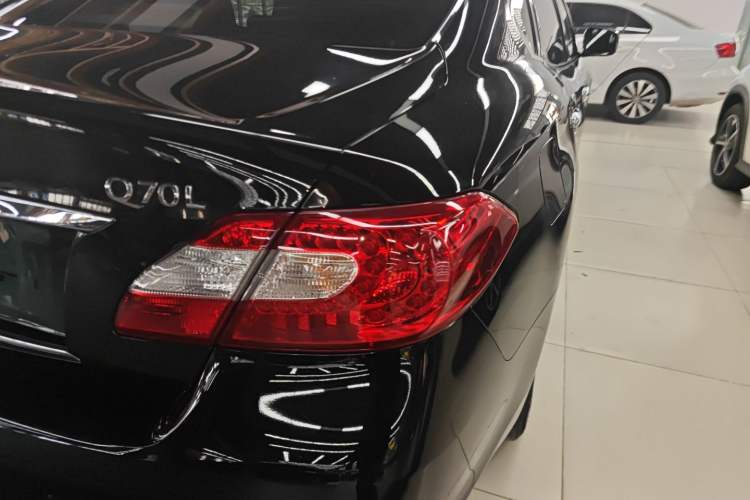 Used Infiniti Q70 2013 Q70L 2.5L Elegance Edition
