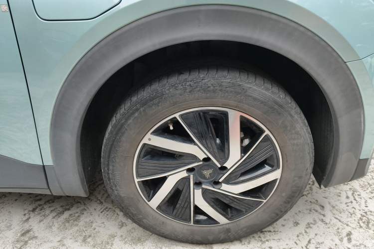 Used NETA U 2021 Pro 400 Cruiser Edition Right Front Wheel Hub