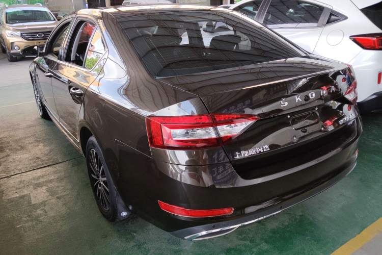 Used Skoda Octavia 2018 1.6L Automatic Luxury Edition
