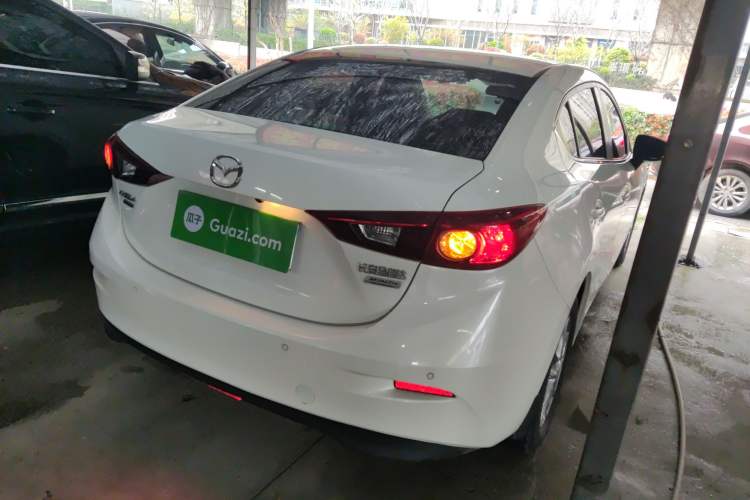 Used Mazda 3 Axela 2019 Cloud-Controlled Version Sedan 1.5L Automatic Comfort Trim China V Standard Rear Right 45 Deg