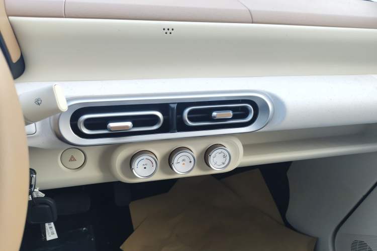 Used Wuling Hongguang MINIEV 2024 3rd Generation 215km Youth Edition
